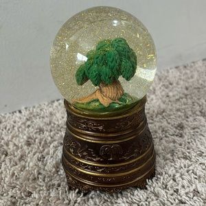 Taylor Swift Willow Snowglobe